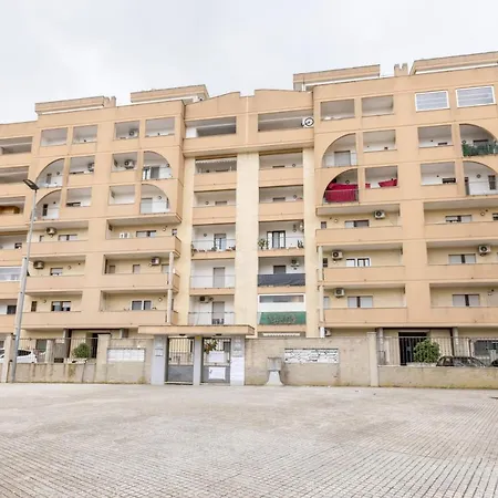 Apartment Colorful Flat With Terrace & Parking *