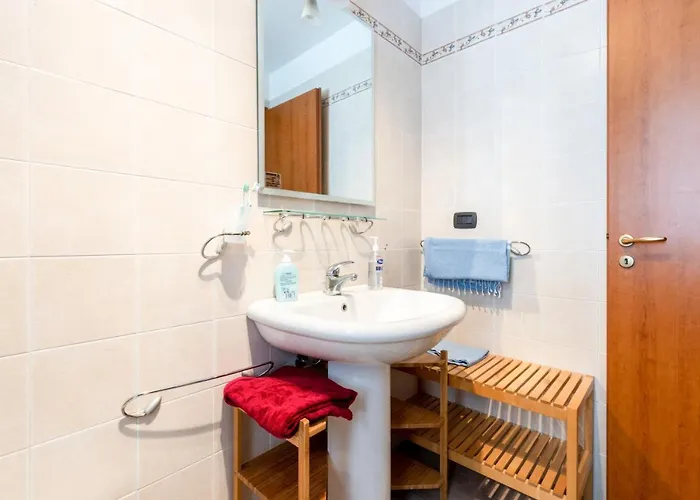 شقة Guesthost - Colorful Flat With Terrace & Parking ليتشي