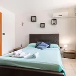 Guesthost - Colorful Flat With Terrace & Parking Lecce